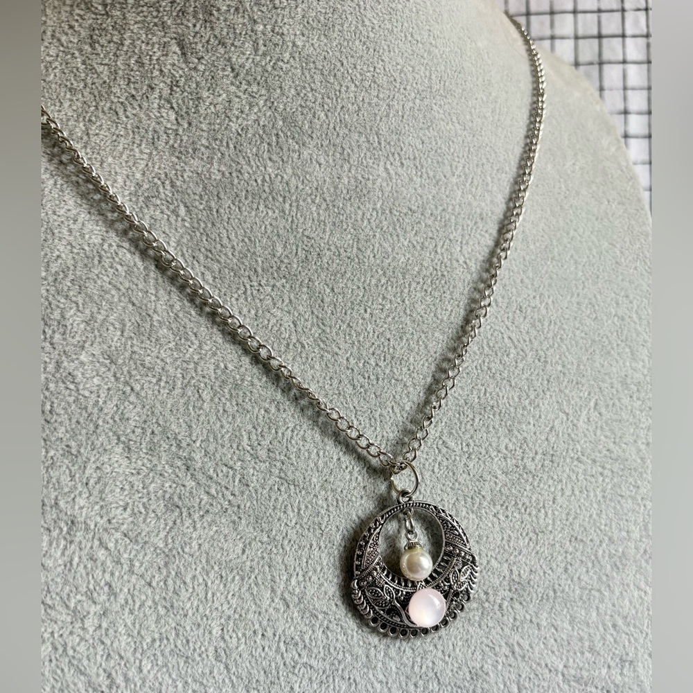 Vintage Style Silver with Pink and Pearl Pendant Necklace